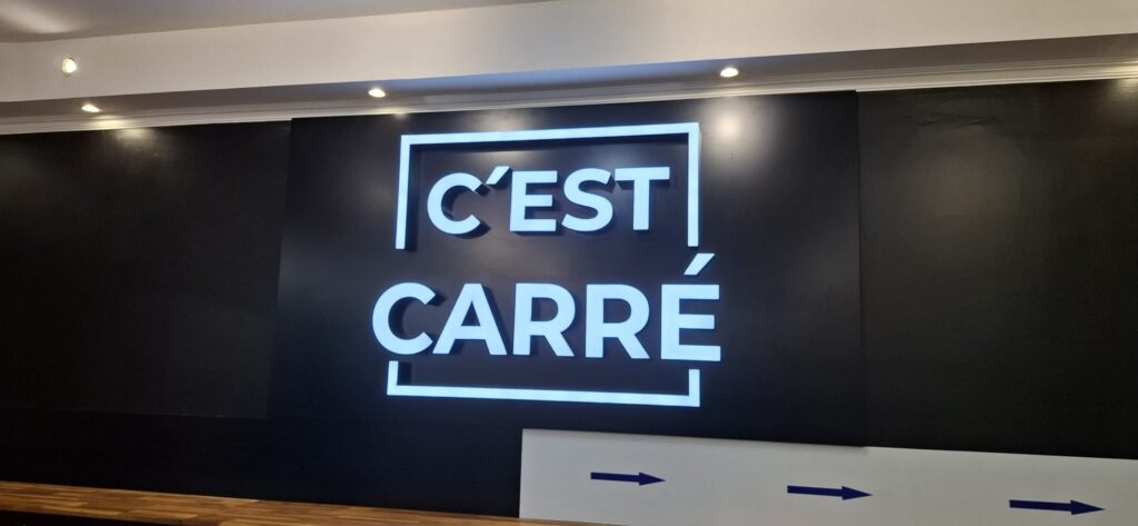 Enseigne lumineuse sur mesure – Carré
