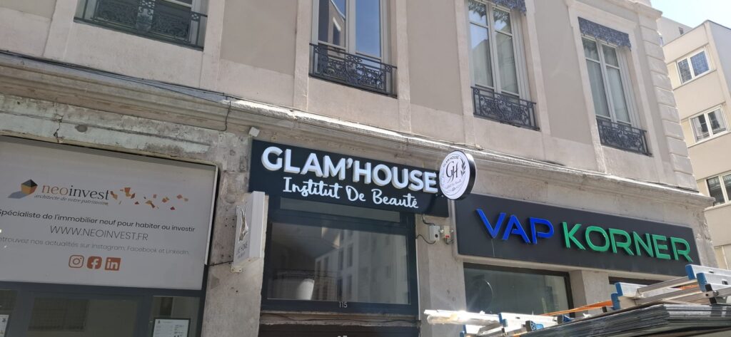 Enseigne lumineuse sur mesure – Clam House