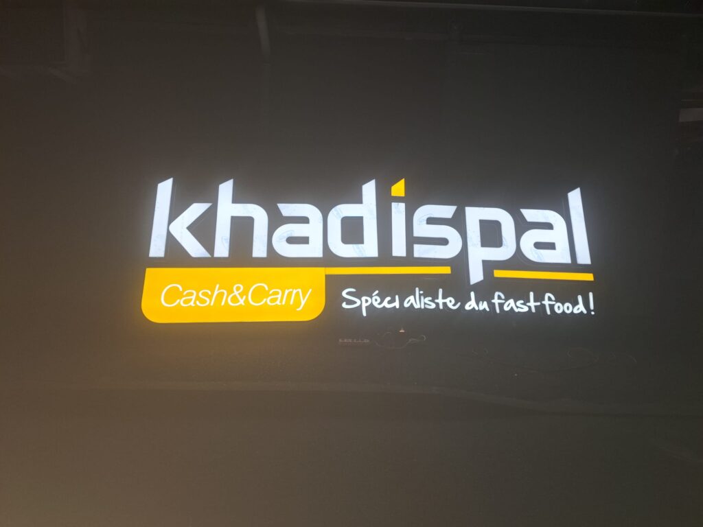 Enseigne lumineuse sur mesure – Khadispal