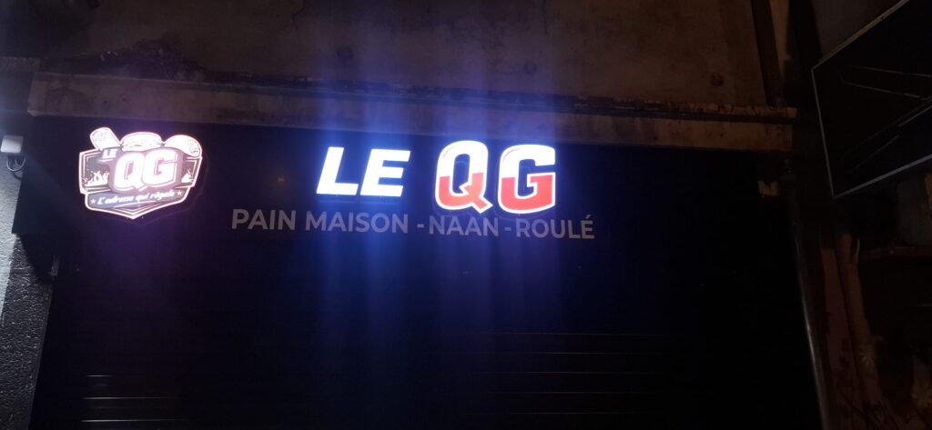 Enseigne lumineuse sur mesure – QG