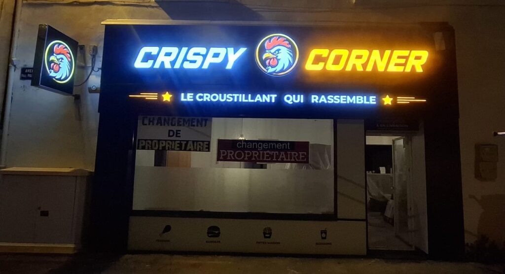 Enseigne lumineuse sur mesure – Crispy Corner