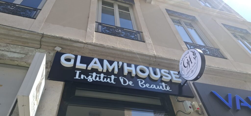 Enseigne lumineuse sur mesure – Clam House | Deco Maker, Saint-Priest (Lyon)