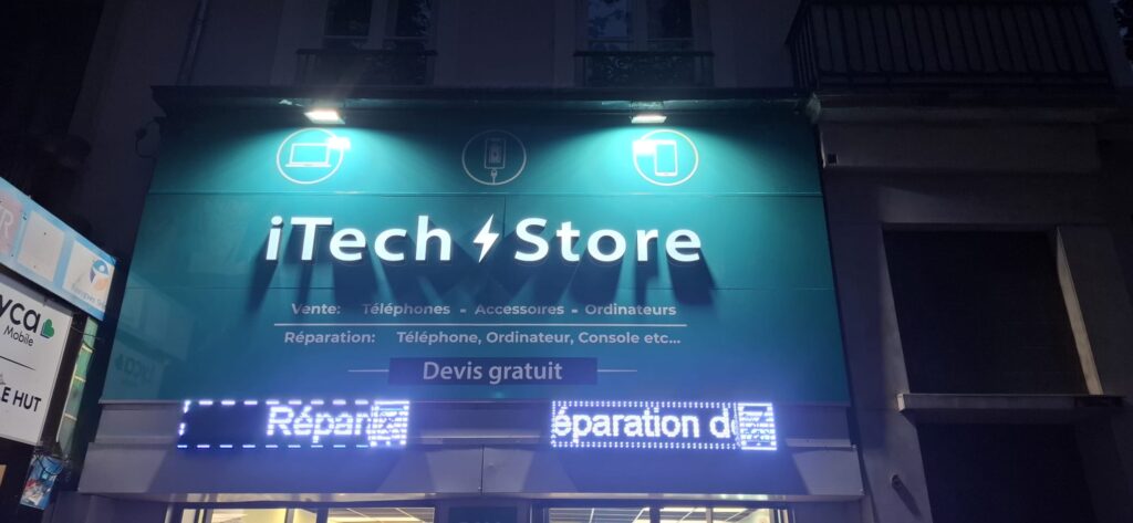 Enseigne lumineuse et habillage de façade – iTech Store
